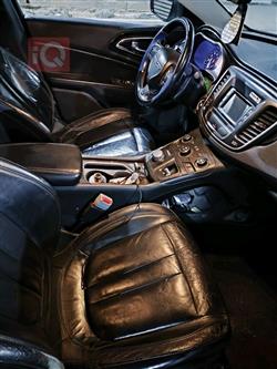 Chrysler 200